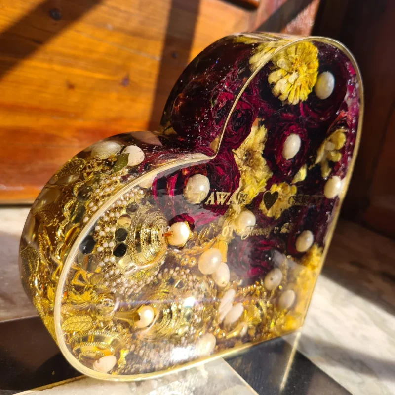 DEEP CASTING RESIN HEART PRESERVATION - Image 2