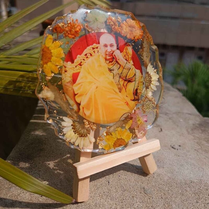 FLORAL GURUJI STANDEE