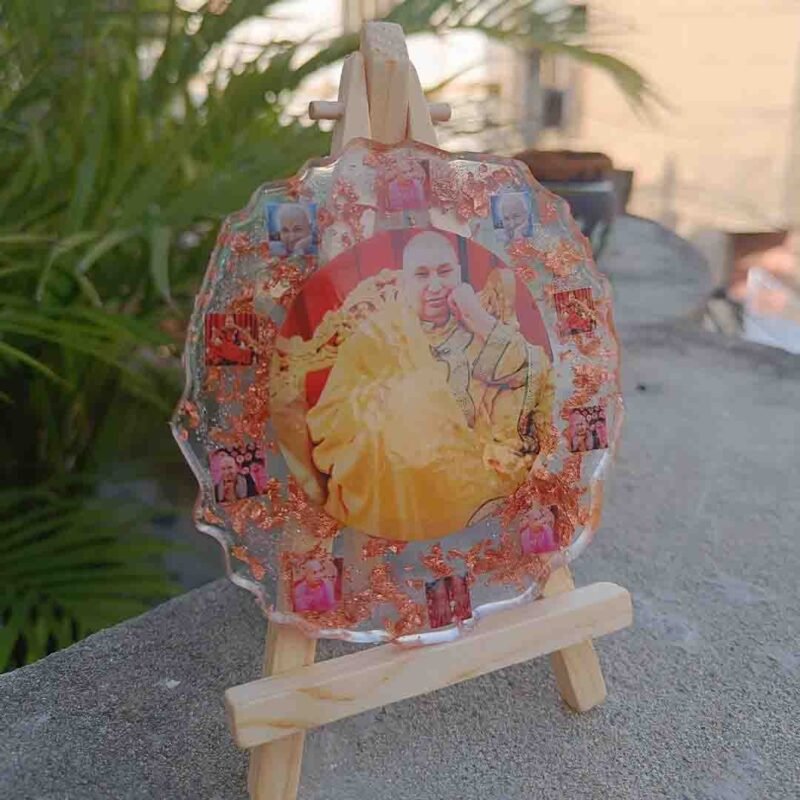PICTURE IN PICTURE GURUJI STANDEE