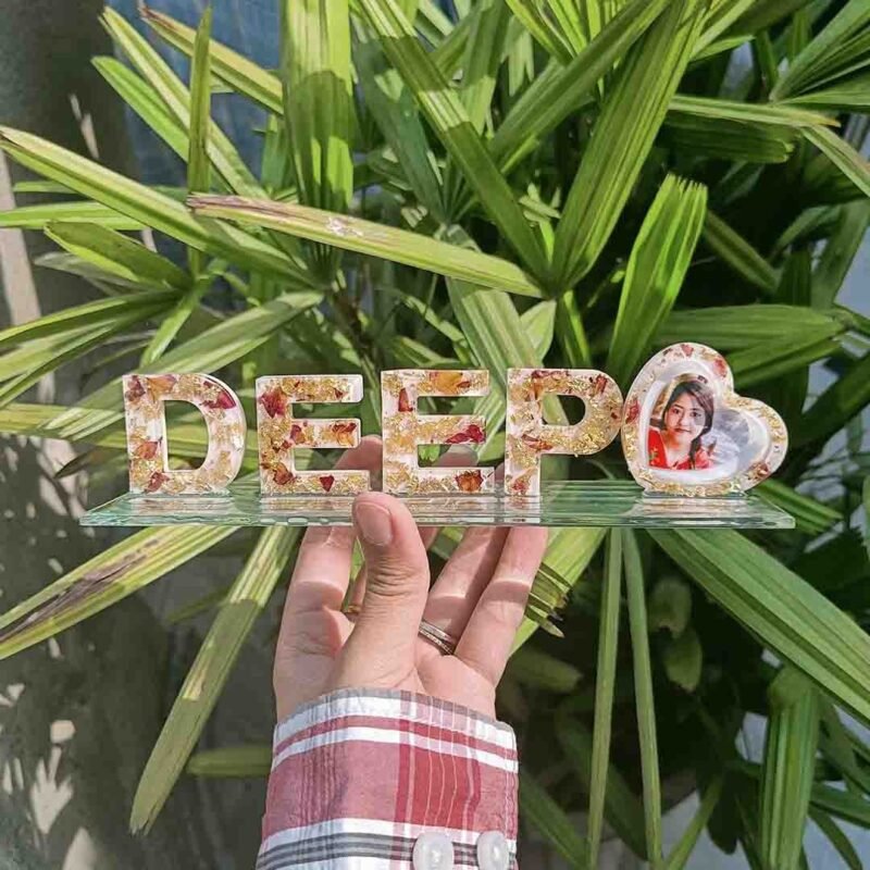 Name stand - Image 3