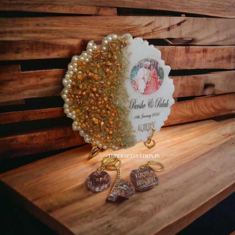 8 INCH FRAME AND KEYCHAINS COMBO