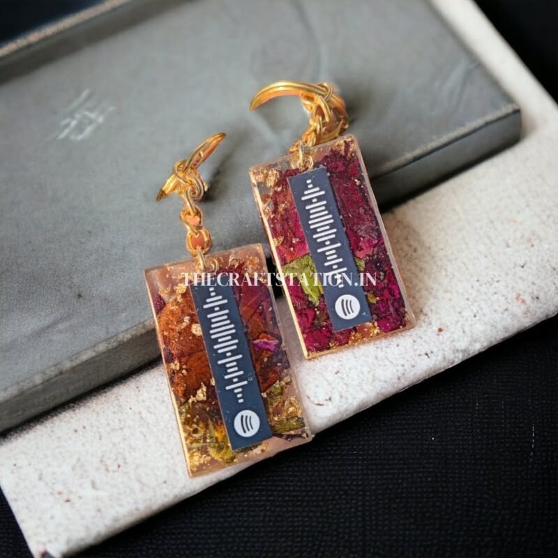 DOUBLE SIDED SPOTIFY KEYCHAIN WITH REAL ROSE PETALS