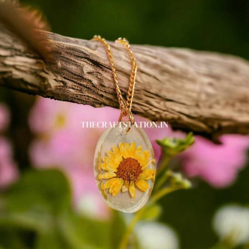 DAISY FLOWER PENDANT ( GLOW IN THE DARK) - Image 2