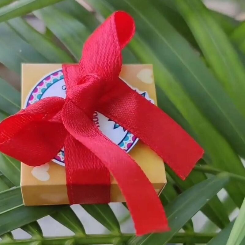 ZIG ZAG PHOTO BOX RAKHI